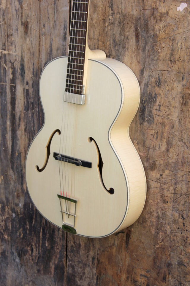 https://www.huchard-luthier.com/modeles/modele-fl/